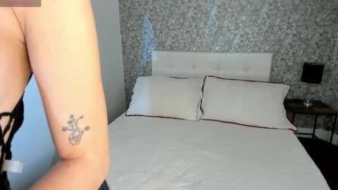 honey_sweet777 online show from April 25, 2026, 7:44 pm