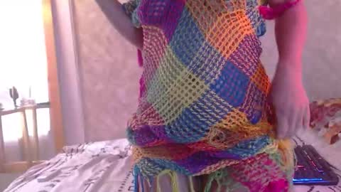 Honey-Sweett online show from February 16, 2026, 2:24 pm