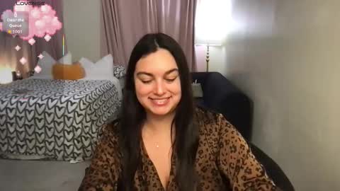 Tia online show from October 20, 2025, 4:13 am