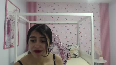 HONEY  online show from December 11, 2024, 1:39 pm