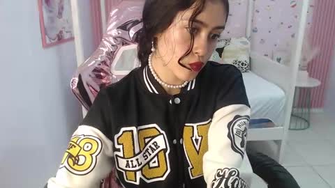 HONEY  online show from December 14, 2024, 4:09 pm