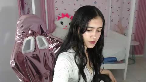 HONEY  online show from December 19, 2024, 1:29 pm