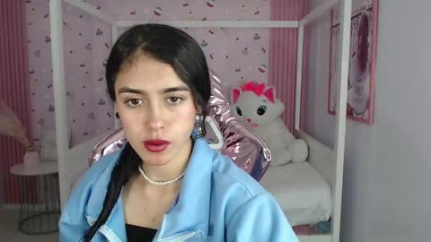 HONEY  online show from January 4, 2025, 12:59 pm