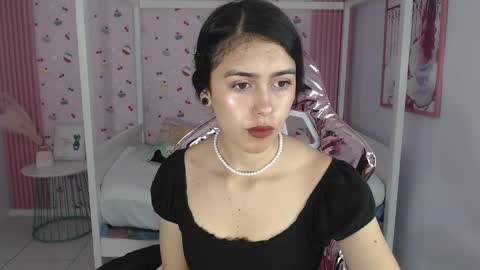 HONEY  online show from January 7, 2025, 12:52 pm