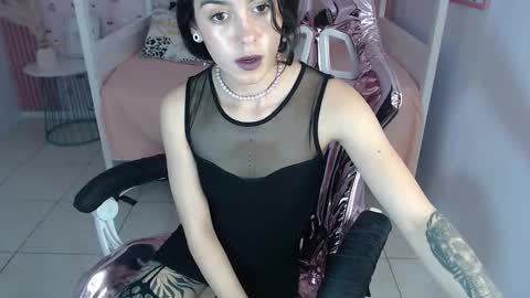 HONEY  online show from January 20, 2025, 7:04 pm