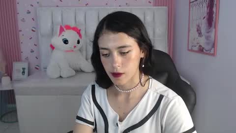 HONEY  online show from January 23, 2025, 11:15 pm