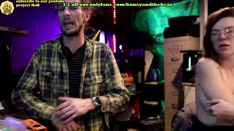 Honey and Bear online show from February 9, 2025, 3:32 am