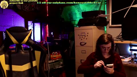 Honey and Bear online show from February 18, 2025, 2:59 am