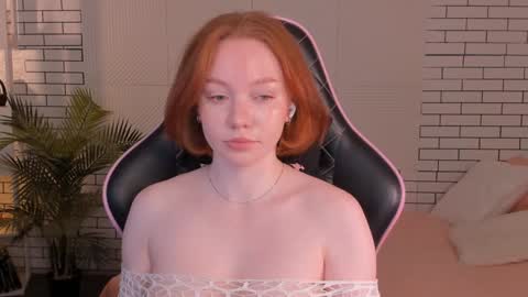 honeyautumn online show from December 10, 2024, 11:30 pm