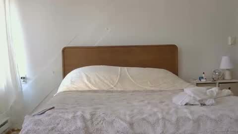 honeybbxx online show from September 12, 2025, 7:58 pm