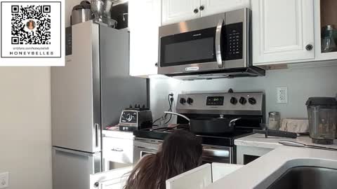 Snapshot of honeybelle8 chatting on January 4, 2025, 3:17 pm belle brunette online show from January 4, 2025, 3:17 pm