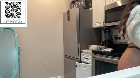 Snapshot of honeybelle8 chatting on January 5, 2025, 4:06 pm belle brunette online show from January 5, 2025, 4:06 pm