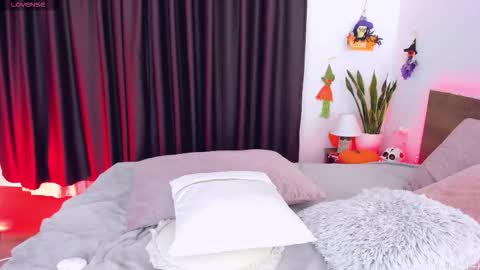 Snapshot of honeycarrol chatting on October 27, 2025, 4:11 pm HoneyCarrol online show from October 27, 2025, 4:11 pm