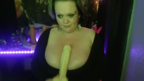 Snapshot of honeychambers chatting on April 9, 2026, 10:15 pm honeychambers online show from April 9, 2026, 10:15 pm