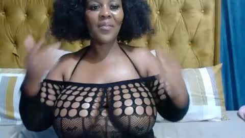 honeyglow_ online show from August 6, 2026, 7:16 pm