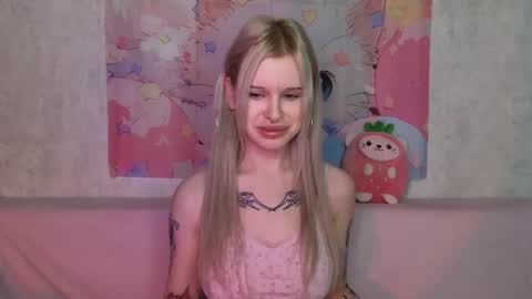 Lisa online show from December 15, 2025, 3:55 am