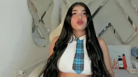 honeyht online show from June 7, 2026, 12:31 pm