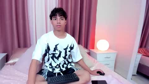 Snapshot of honeymoon_sariel chatting on October 20, 2025, 1:00 pm honeymoon_sariel online show from October 20, 2025, 1:00 pm