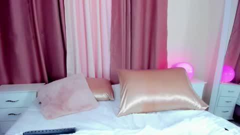 honeymoon_sariel online show from December 17, 2025, 8:04 pm