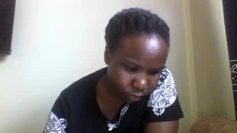 Honeymuny online show from November 3, 2025, 12:28 pm