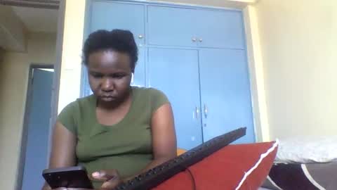 Honeymuny online show from November 7, 2025, 8:14 am