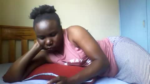 Honeymuny online show from November 19, 2025, 6:46 am