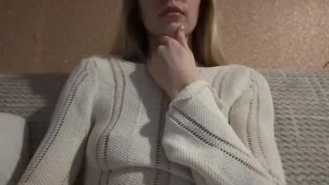 honeynymph online show from February 17, 2025, 3:36 am
