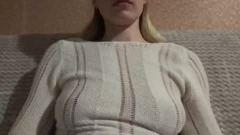 honeynymph online show from February 17, 2025, 5:32 pm
