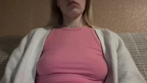 honeynymph online show from February 24, 2025, 3:44 am