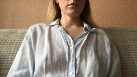 honeynymph online show from March 12, 2025, 12:36 pm