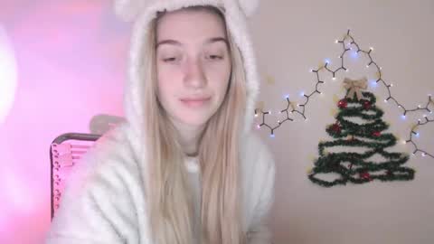 honeyveil online show from January 14, 2026, 12:33 pm