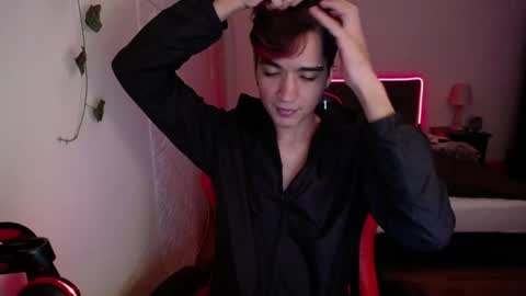 Snapshot of honeywolves chatting on September 9, 2025, 4:34 am Esteban online show from September 9, 2025, 4:34 am