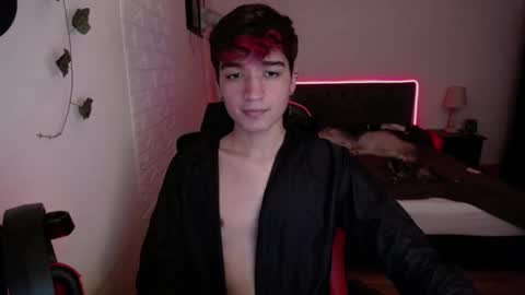 Esteban online show from September 16, 2025, 4:24 am