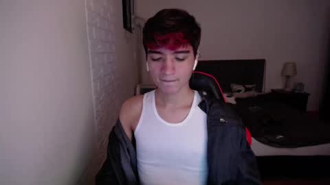 Esteban online show from September 19, 2025, 4:58 am