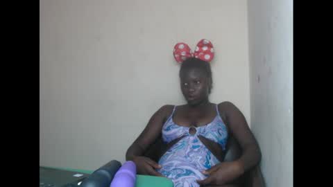 honeyxcunt online show from December 24, 2024, 6:33 am