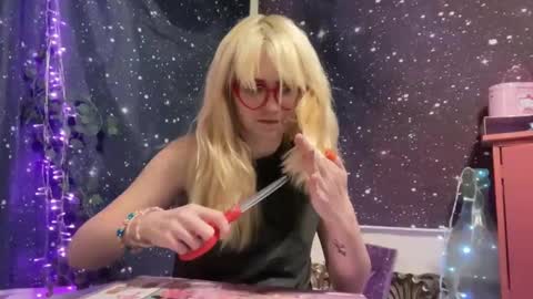 Emi Rose online show from January 8, 2025, 4:44 am