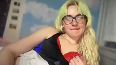 Emi Rose online show from October 13, 2025, 11:38 pm