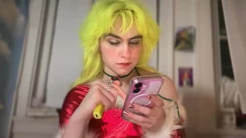 Snapshot of honeyxlimbed chatting on December 17, 2025, 7:36 am Emi Rose online show from December 17, 2025, 7:36 am