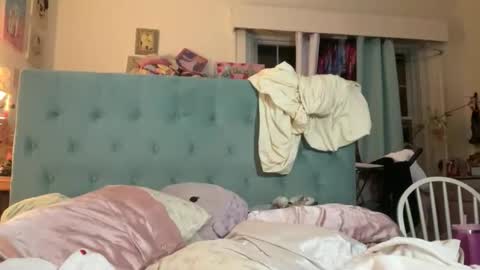 Snapshot of honeyxlimbed chatting on February 18, 2026, 6:53 am Emi Rose online show from February 18, 2026, 6:53 am