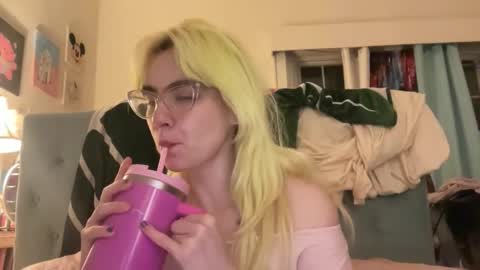 Emi Rose online show from February 22, 2026, 6:57 am