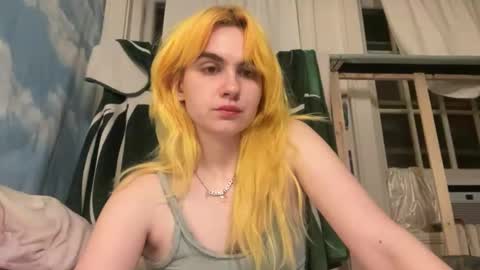 Emi Rose online show from April 22, 2026, 2:03 am