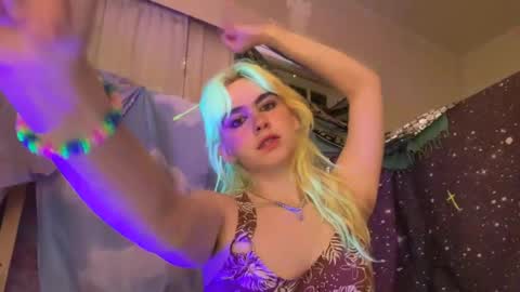 Emi Rose online show from June 20, 2026, 3:53 am