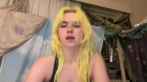Emi Rose online show from June 24, 2026, 5:28 am