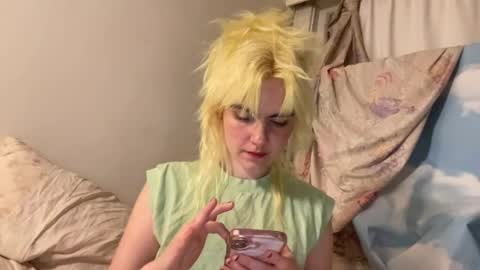 Emi Rose online show from July 19, 2026, 4:16 am