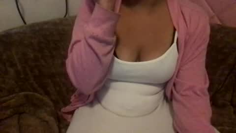 honeyyy89 online show from August 4, 2026, 8:55 pm