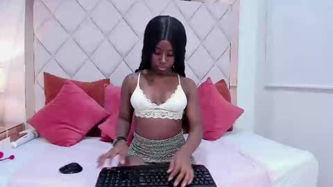 Snapshot of honeyy_cherry chatting on January 8, 2026, 12:07 pm Honeyy online show from January 8, 2026, 12:07 pm