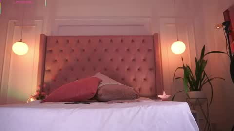 Honey Moon  Help me to reach 100 thumbs up online show from May 12, 2026, 7:44 pm