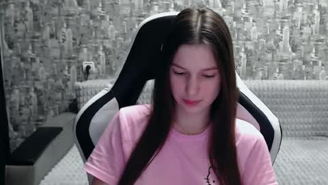 Nancy online show from March 4, 2025, 3:26 pm