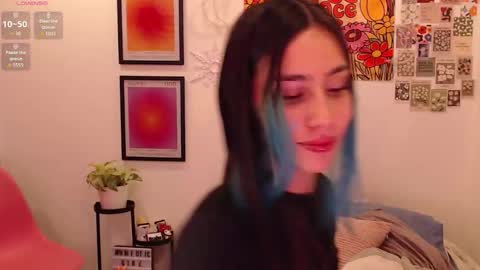 Snapshot of honeyypeaach chatting on November 6, 2025, 8:21 pm online show from November 6, 2025, 8:21 pm