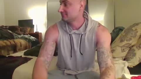 Snapshot of honorablyrespectedgent chatting on November 15, 2025, 9:43 pm Andrew online show from November 15, 2025, 9:43 pm